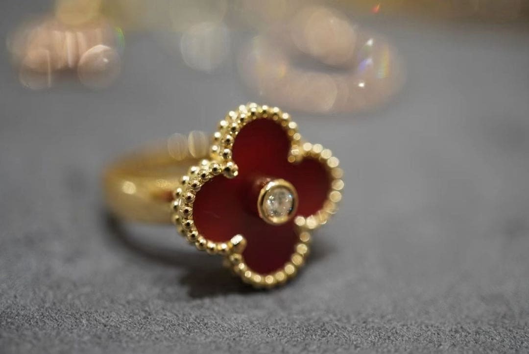 Vintage Alhambra Carnelian Ring