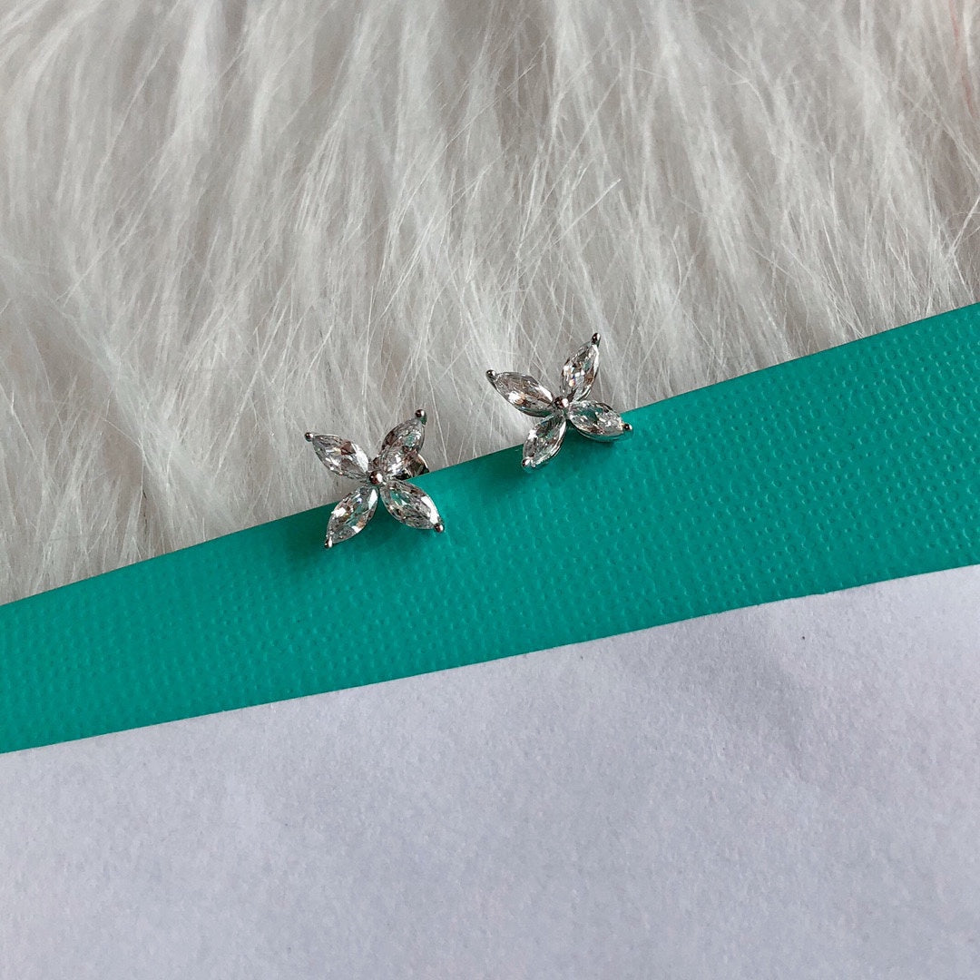 T Victoria Earrings