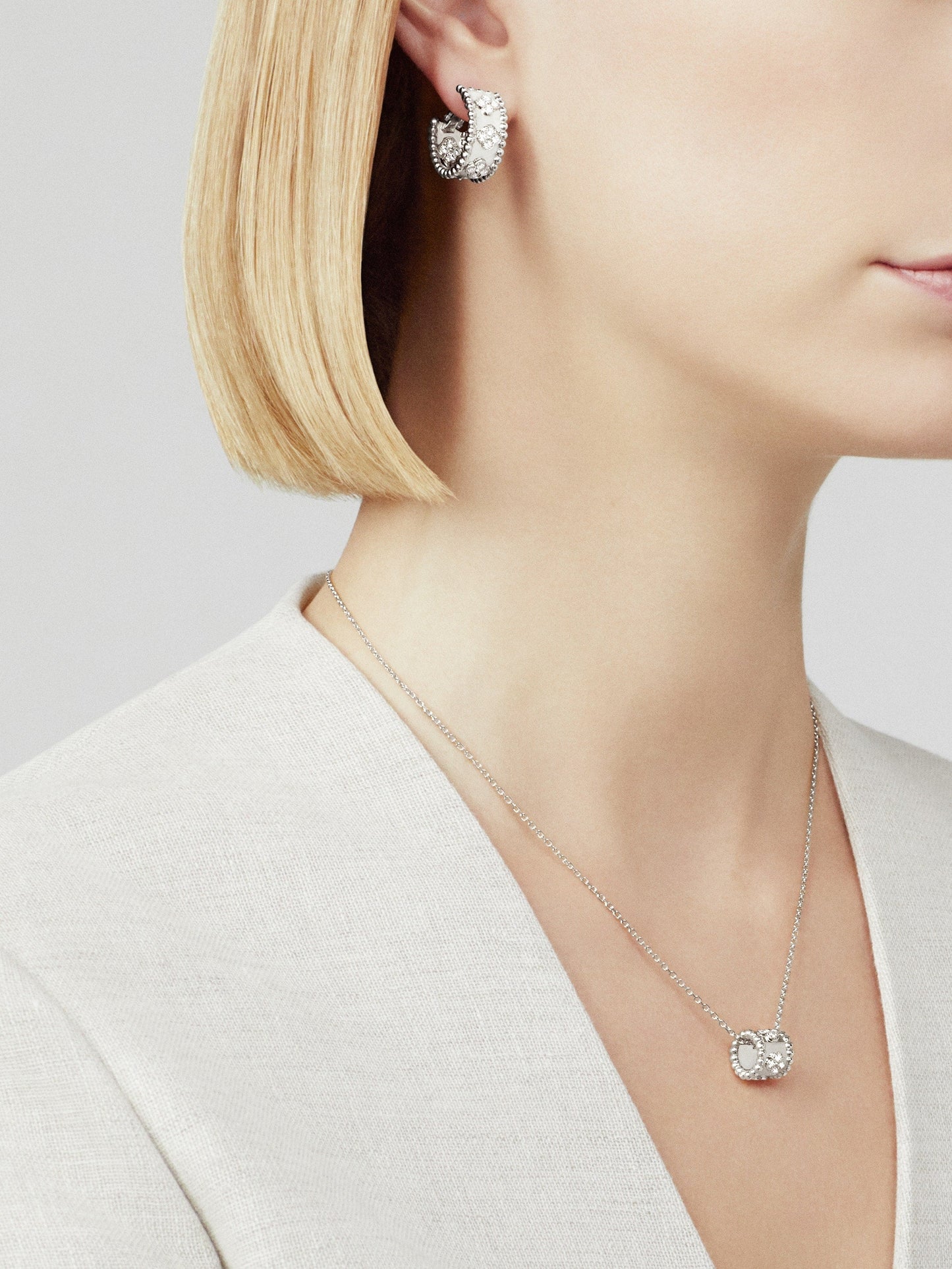 Perlée Clovers Pendant Necklace