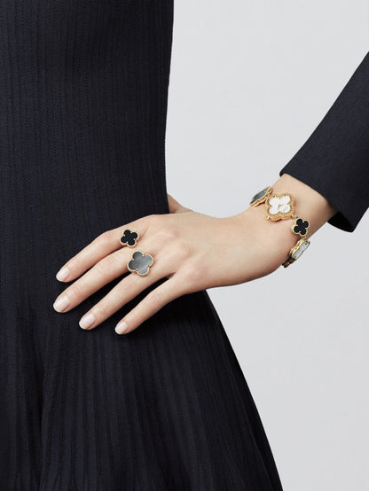Magic Alhambra Clover Ring
