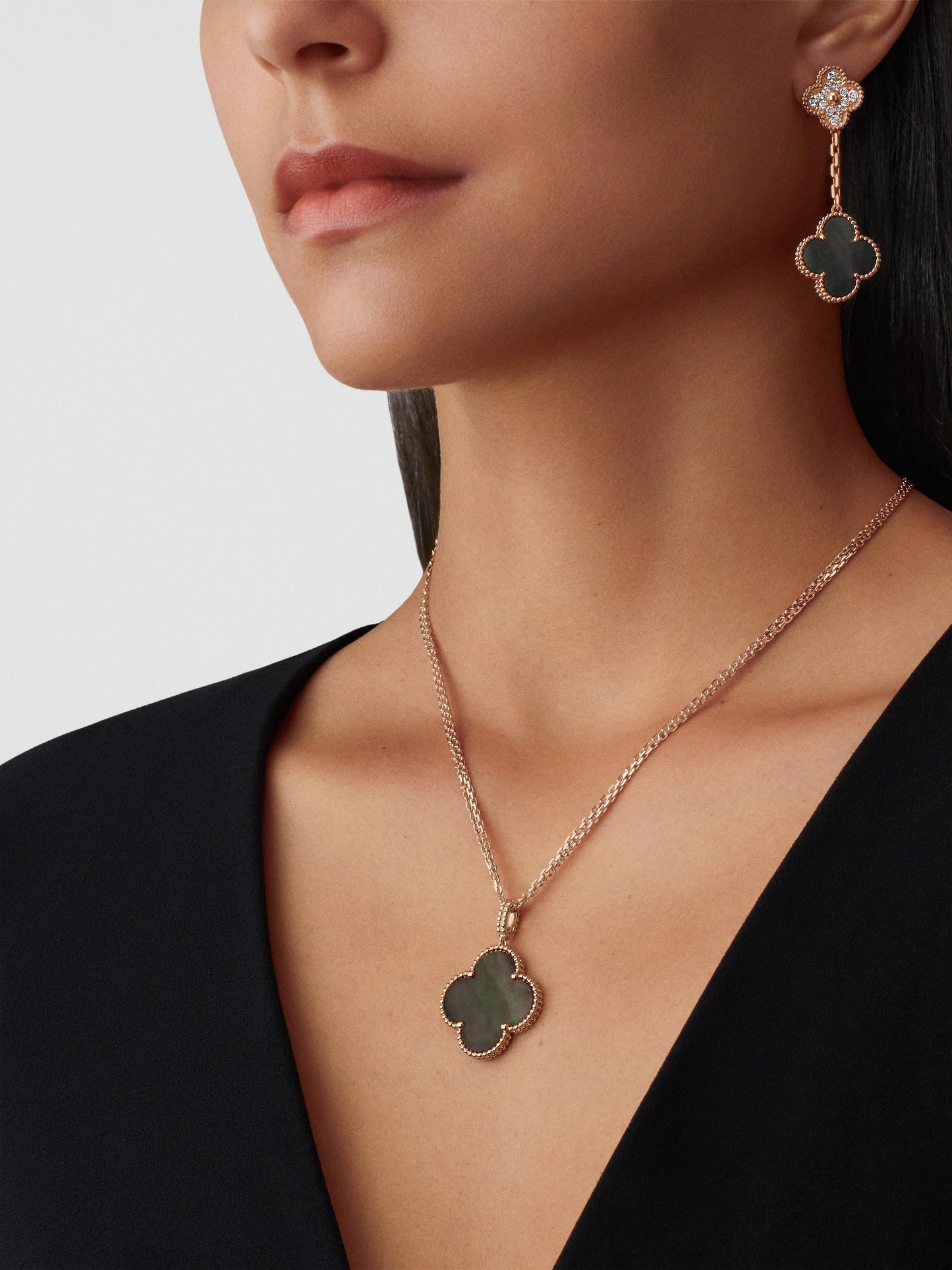 Magic Alhambra One Motif Pearl Necklace