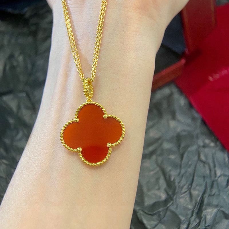 Magic Alhambra One Motifs Carnelian Clover Necklace