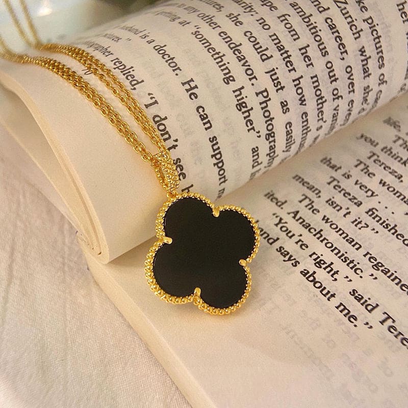 Magic Alhambra One Motifs Black Clover Necklace