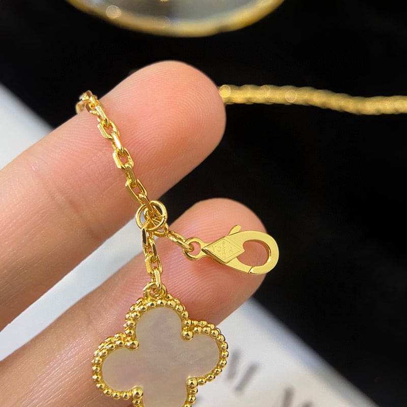 Magic Alhambra Six Pearls Motifs Clover Necklace