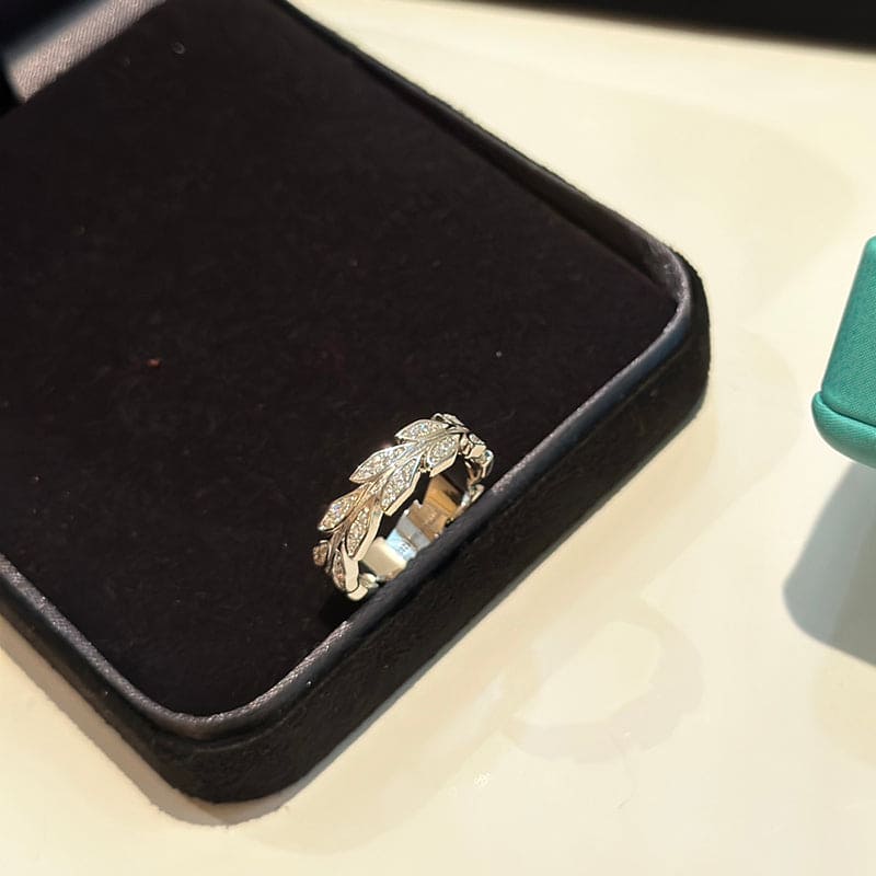 T Victoria Vine Ring
