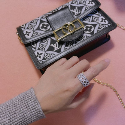 T Victoria  Ring