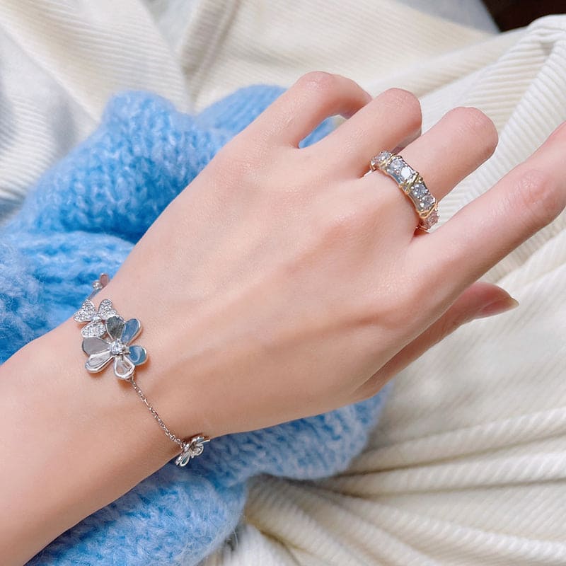 T Schlumberger Eighteen Stone Ring