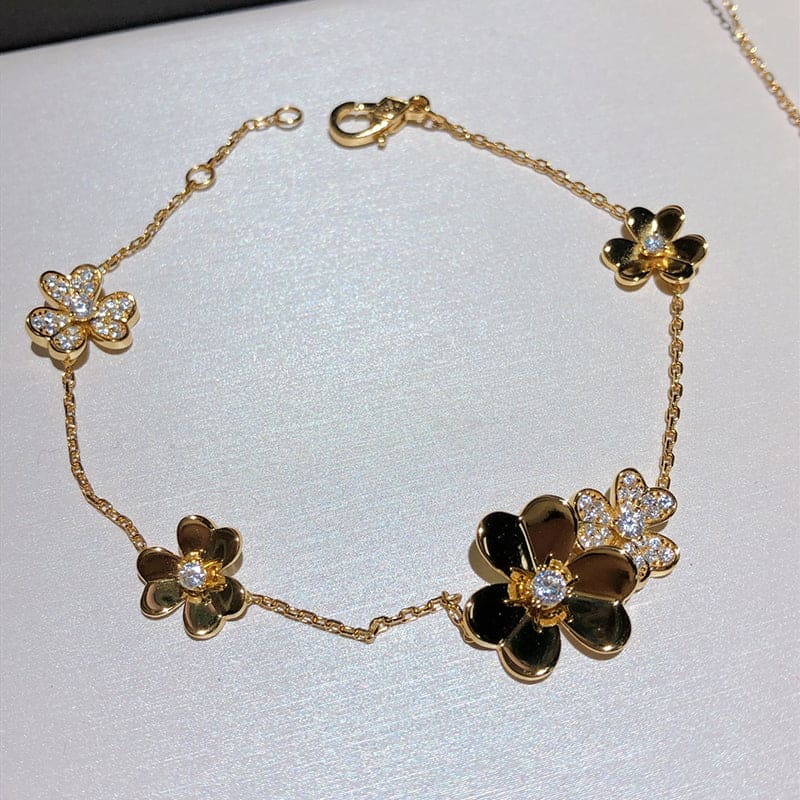 Frivole Diamonds Clover Bracelet