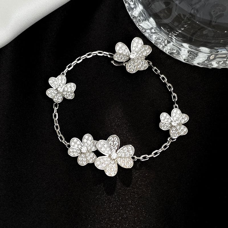 Frivole Diamonds Clover Bracelet
