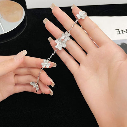 Frivole Diamonds Clover Bracelet