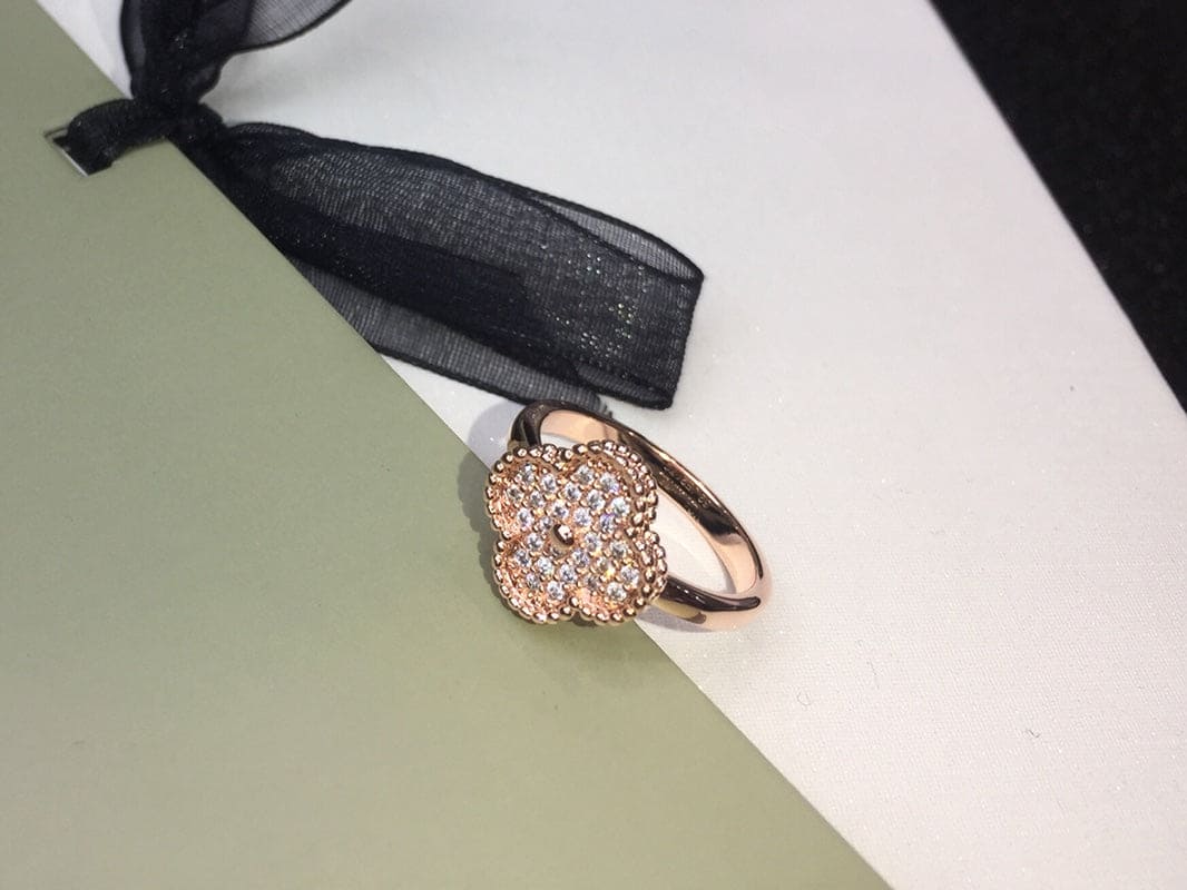 Vintage Alhambra Diamonds Ring