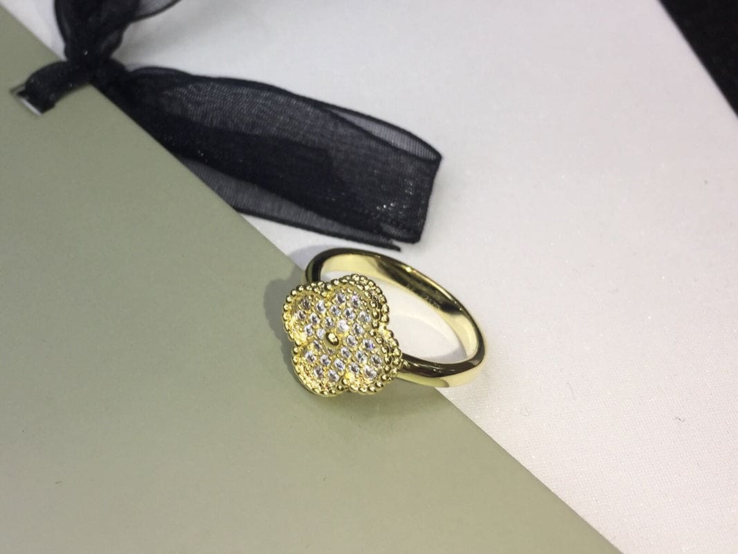 Vintage Alhambra Diamonds Ring