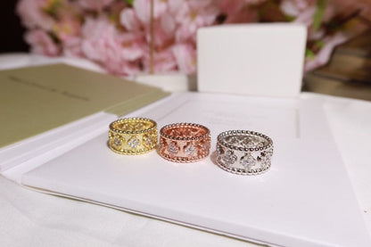 Perlée Clovers Ring, Medium Model