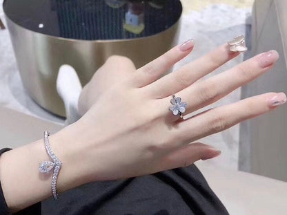 Frivole Ring