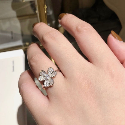 Frivole Ring