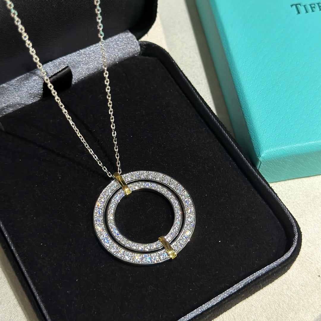 T Edge Circle Diamond Pendant Necklace