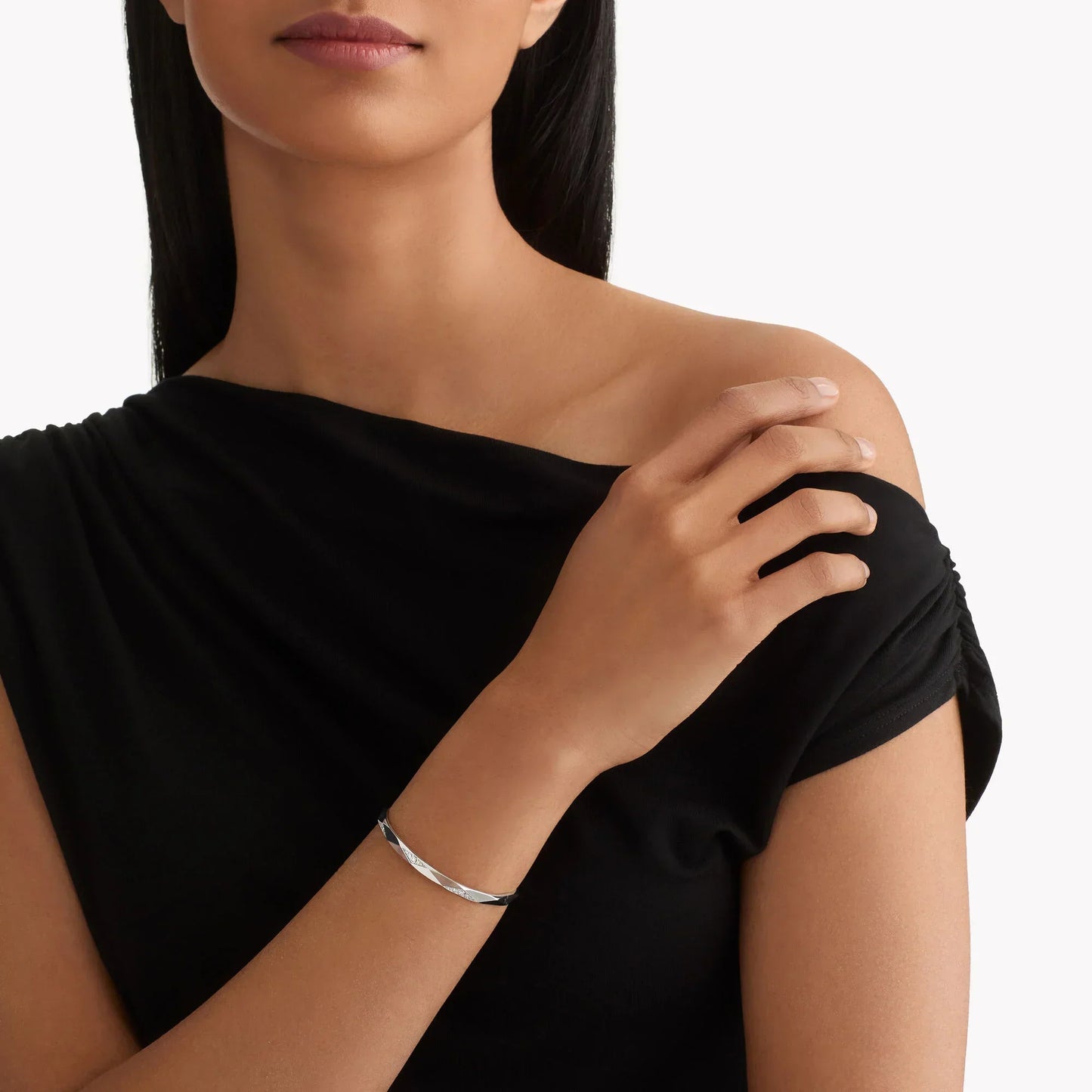 Signature Faceted Pavé Diamond Bangle Bracelet