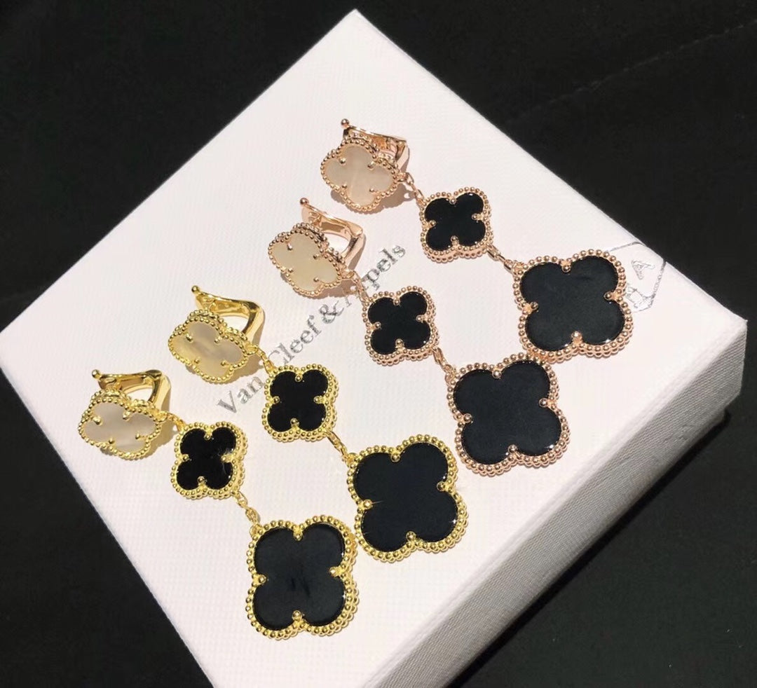 Magic Alhambra Three Pearls Motifs Earrings