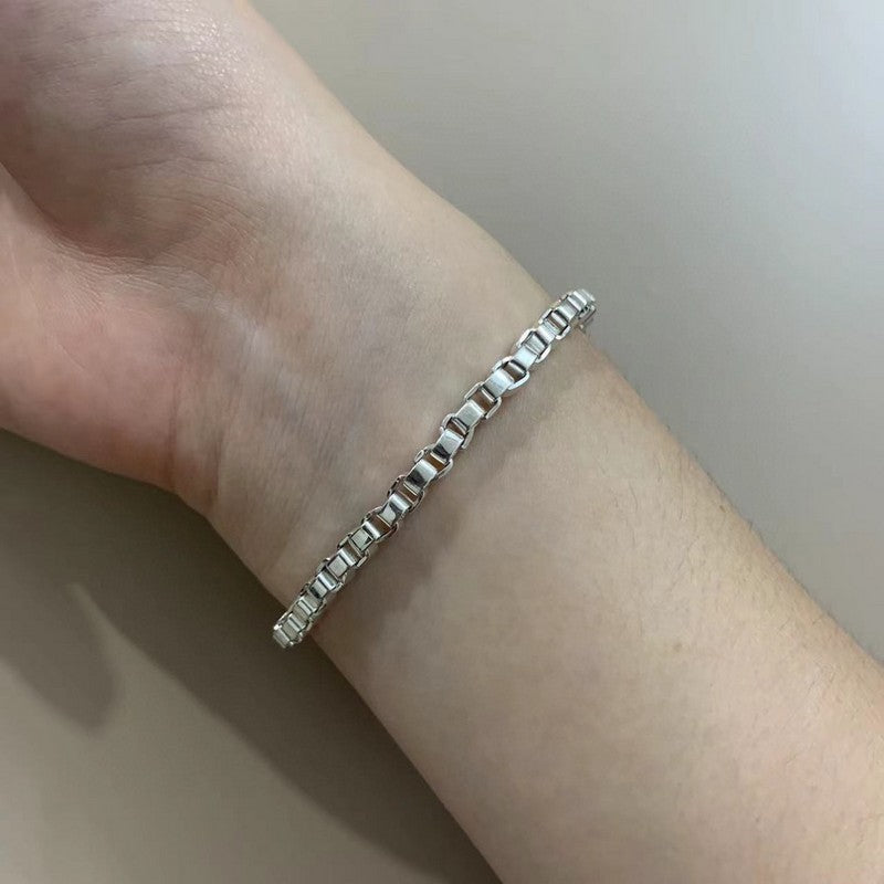 T Venetian Link Bracelet