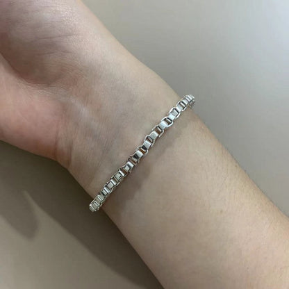 T Venetian Link Bracelet