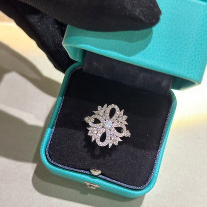 T Vinatge Flower Ring