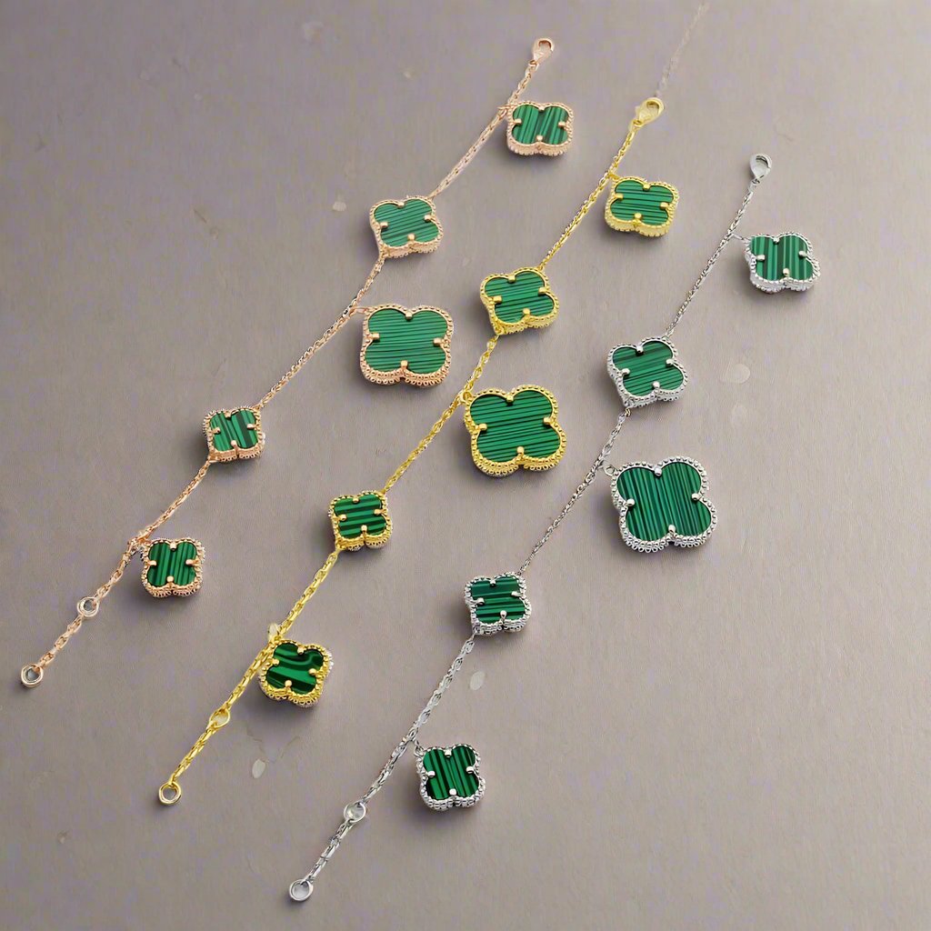 Magic Alhambra Five Malachite Motifs Clover Bracelet