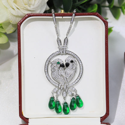 Les Oiseaux Libérés Necklace