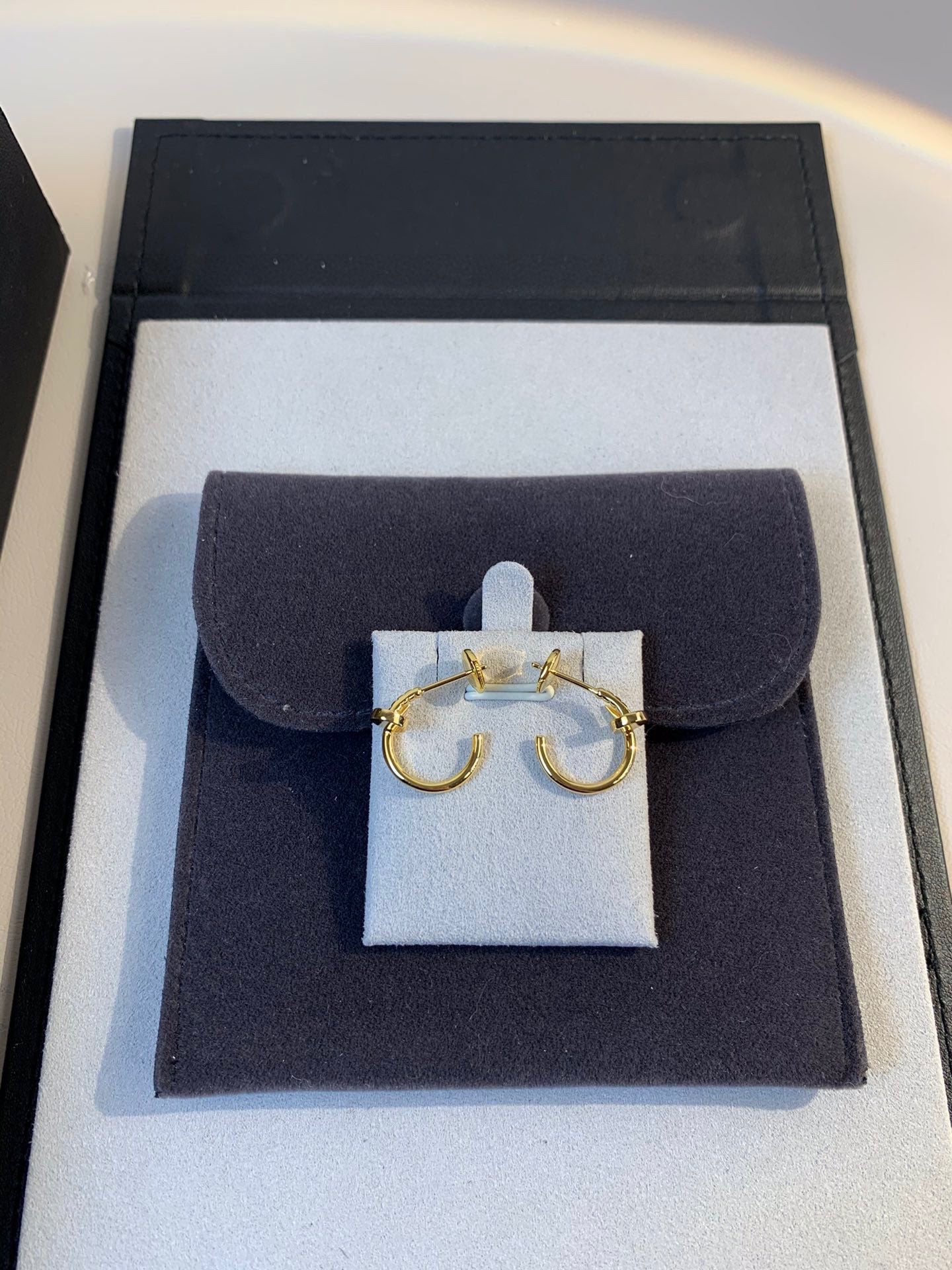 Juste Un Clou Earrings