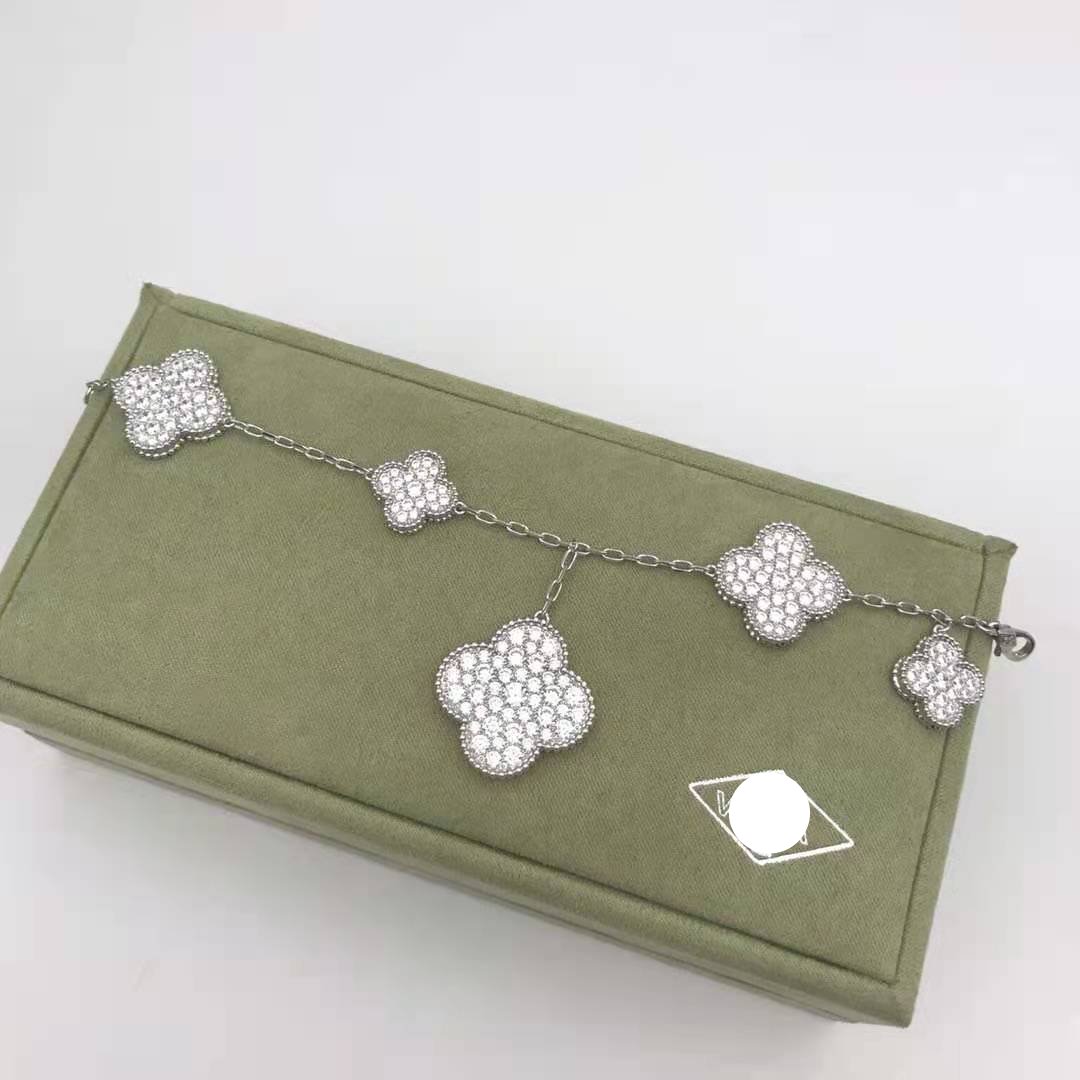 Magic Alhambra Five Motifs Diamonds Bracelet