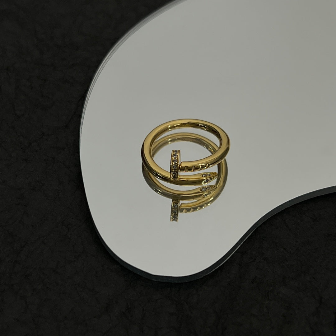 Juste Un Clou Diamonds Ring