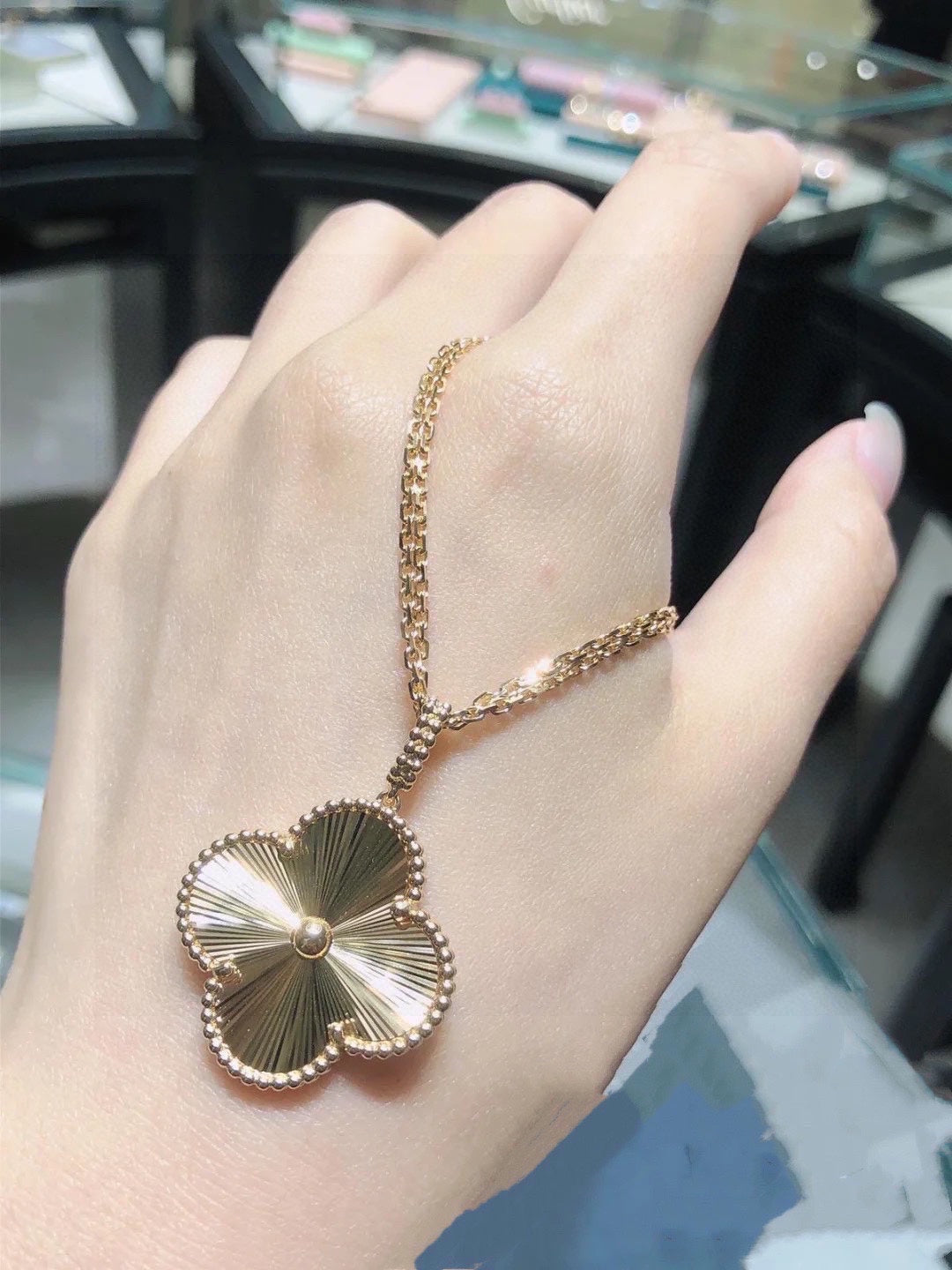 Magic Alhambra Necklace