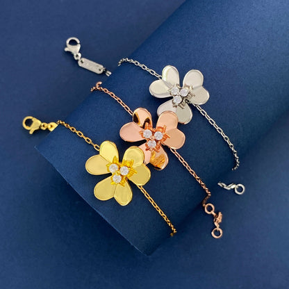 Frivole Medium Clover Bracelet