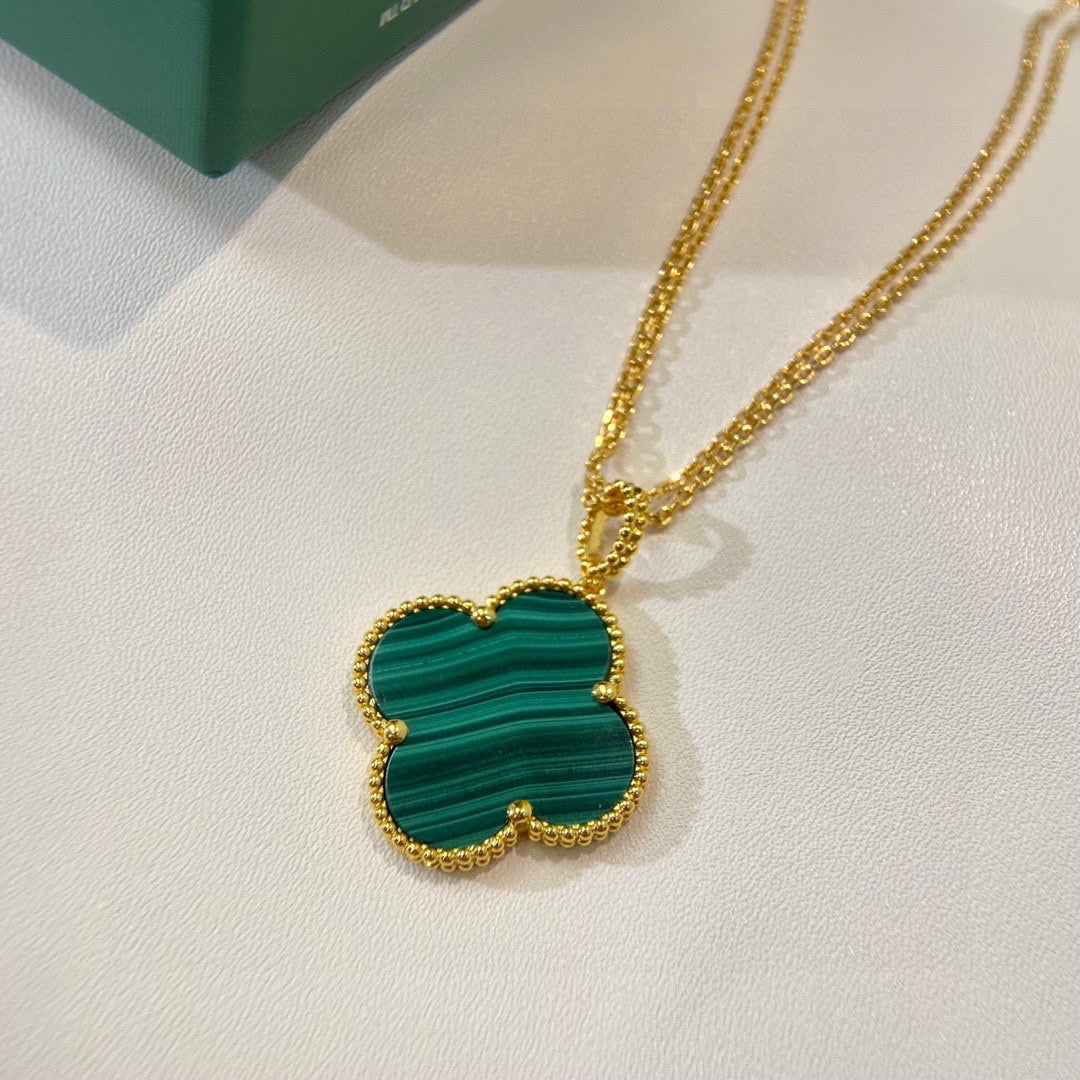 Magic Alhambra Malachite Necklace
