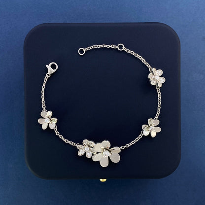 Frivole Diamonds Clover Bracelet