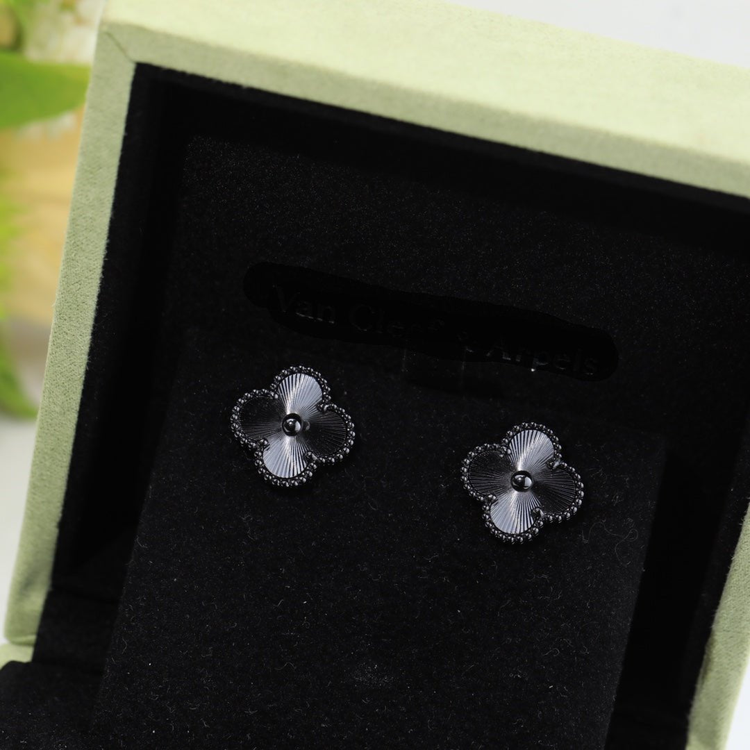 Vintage Alhambra Black Earrings