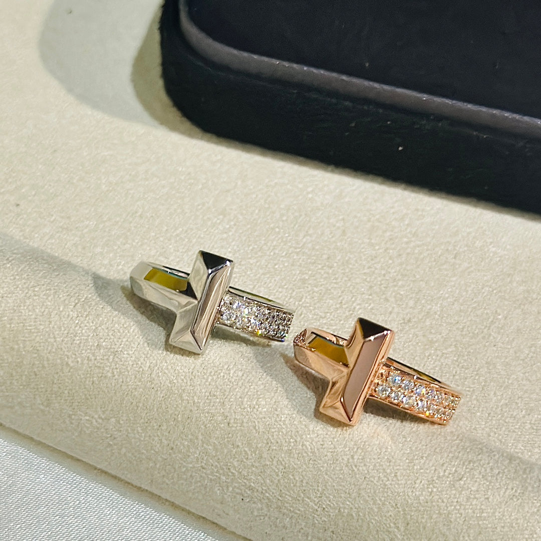T T1 Diamonds Ring