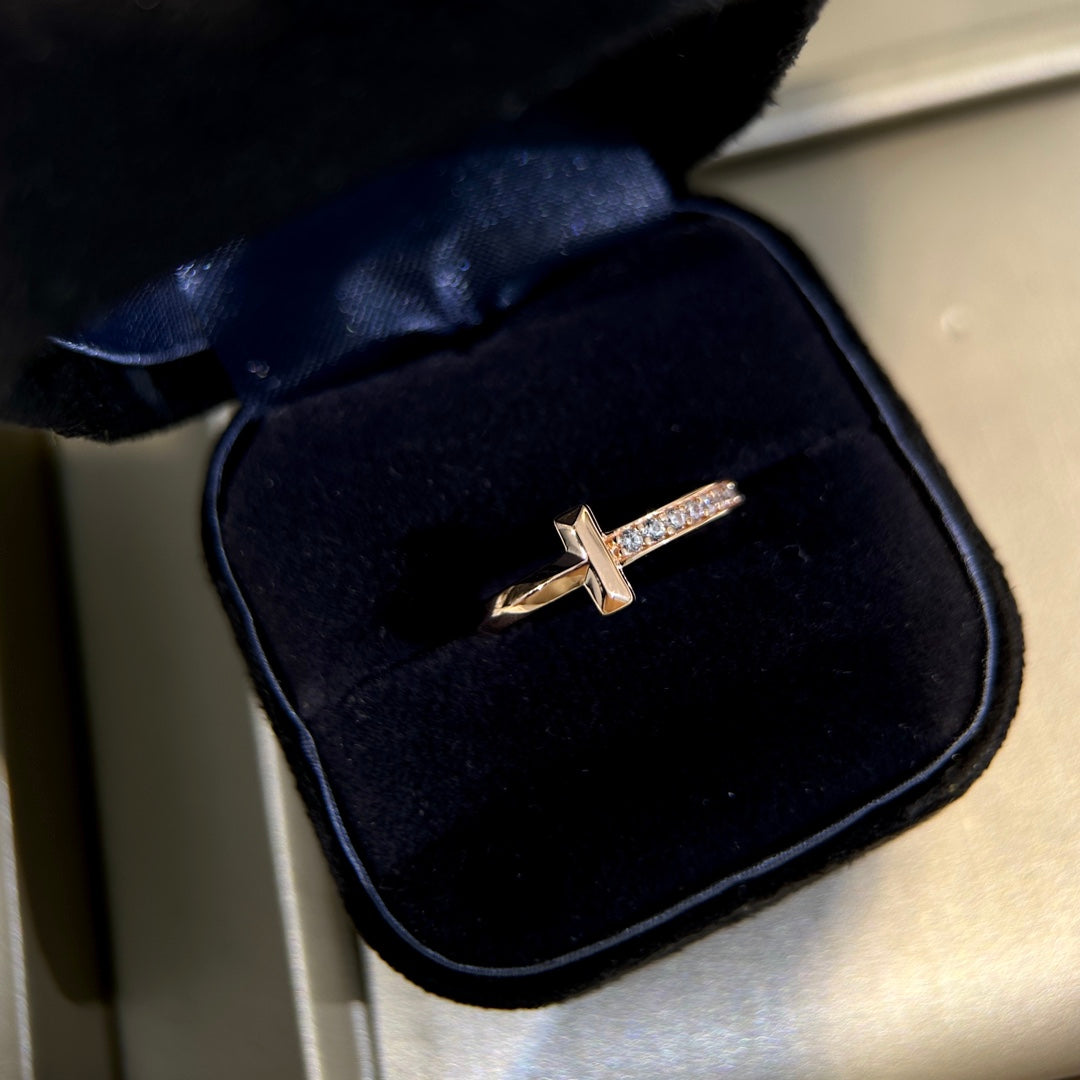 T T1 Diamond Ring