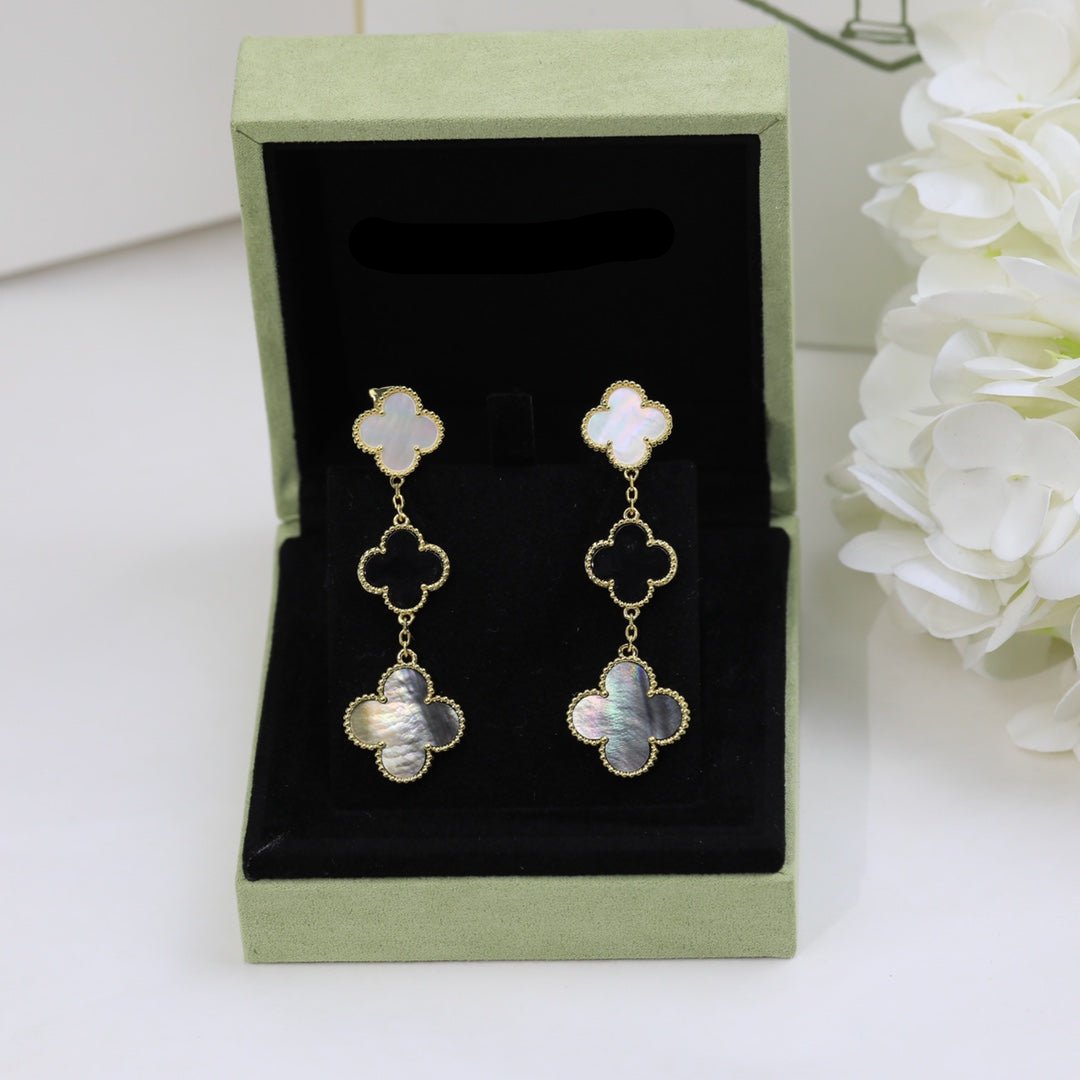 Magic Alhambra Three Pearls Motifs Earrings