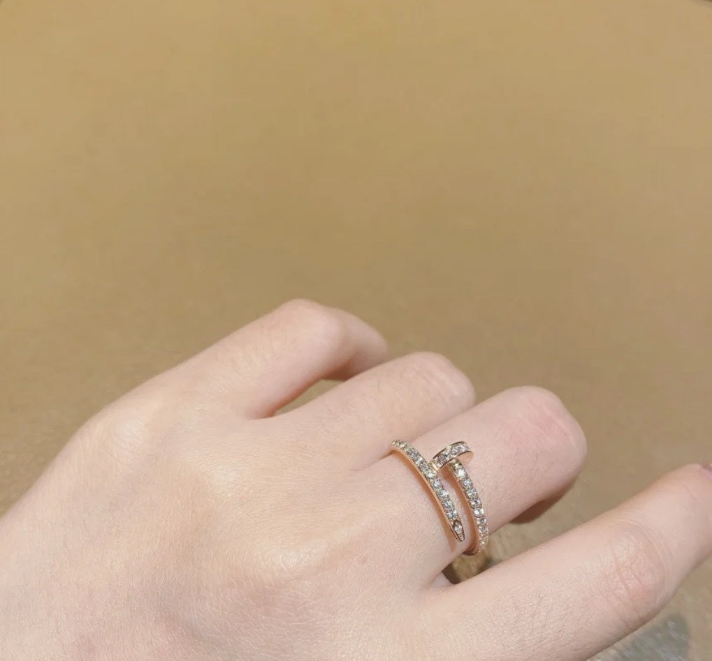 Juste Un Clou Full Diamond Ring