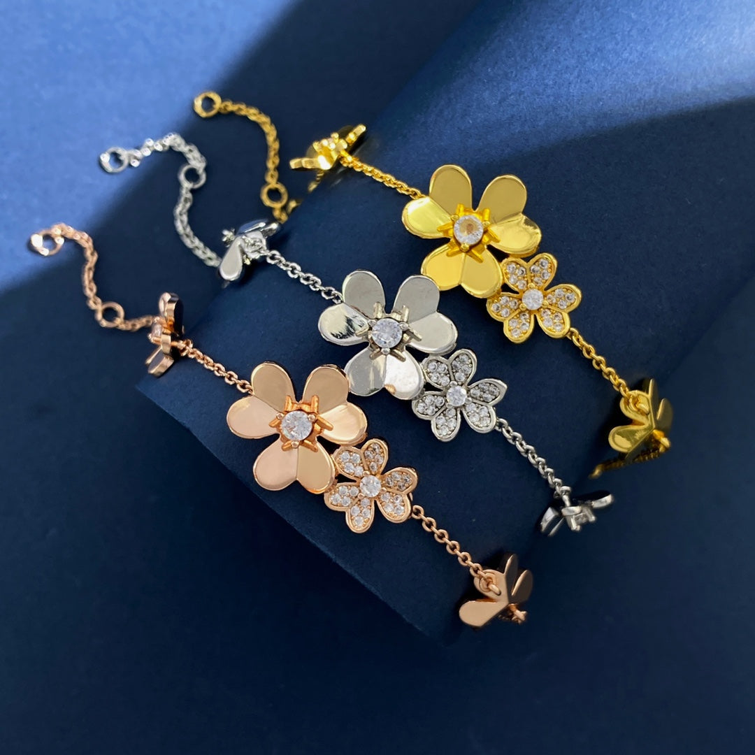 Frivole Diamonds Clover Bracelet