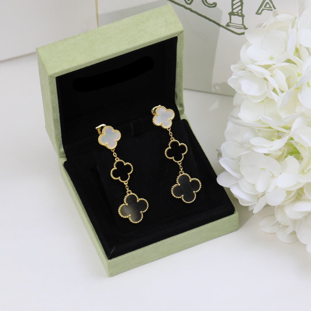 Magic Alhambra Three Pearls Motifs Earrings