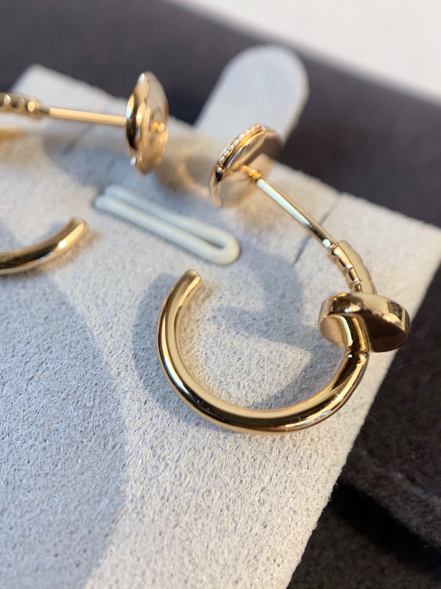 Juste Un Clou Earrings