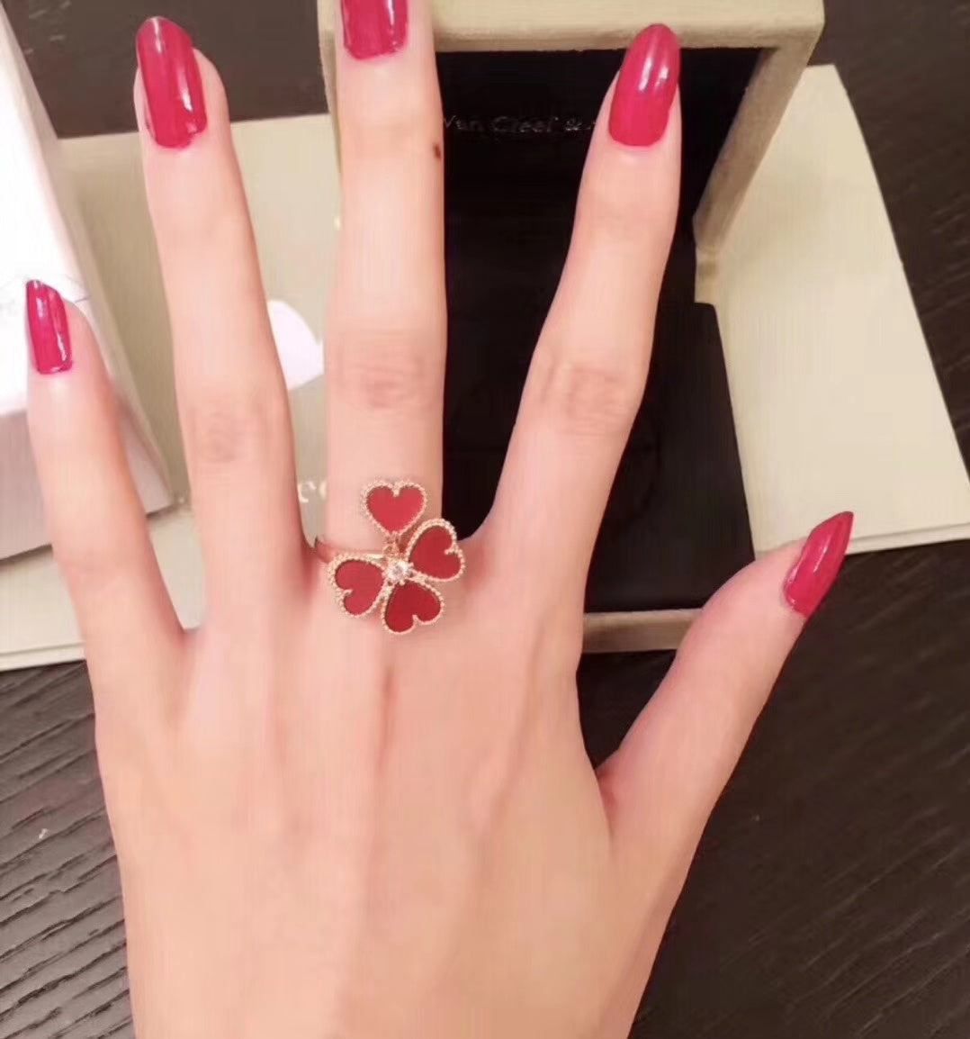 Sweet Alhambra Effeuillage Ring