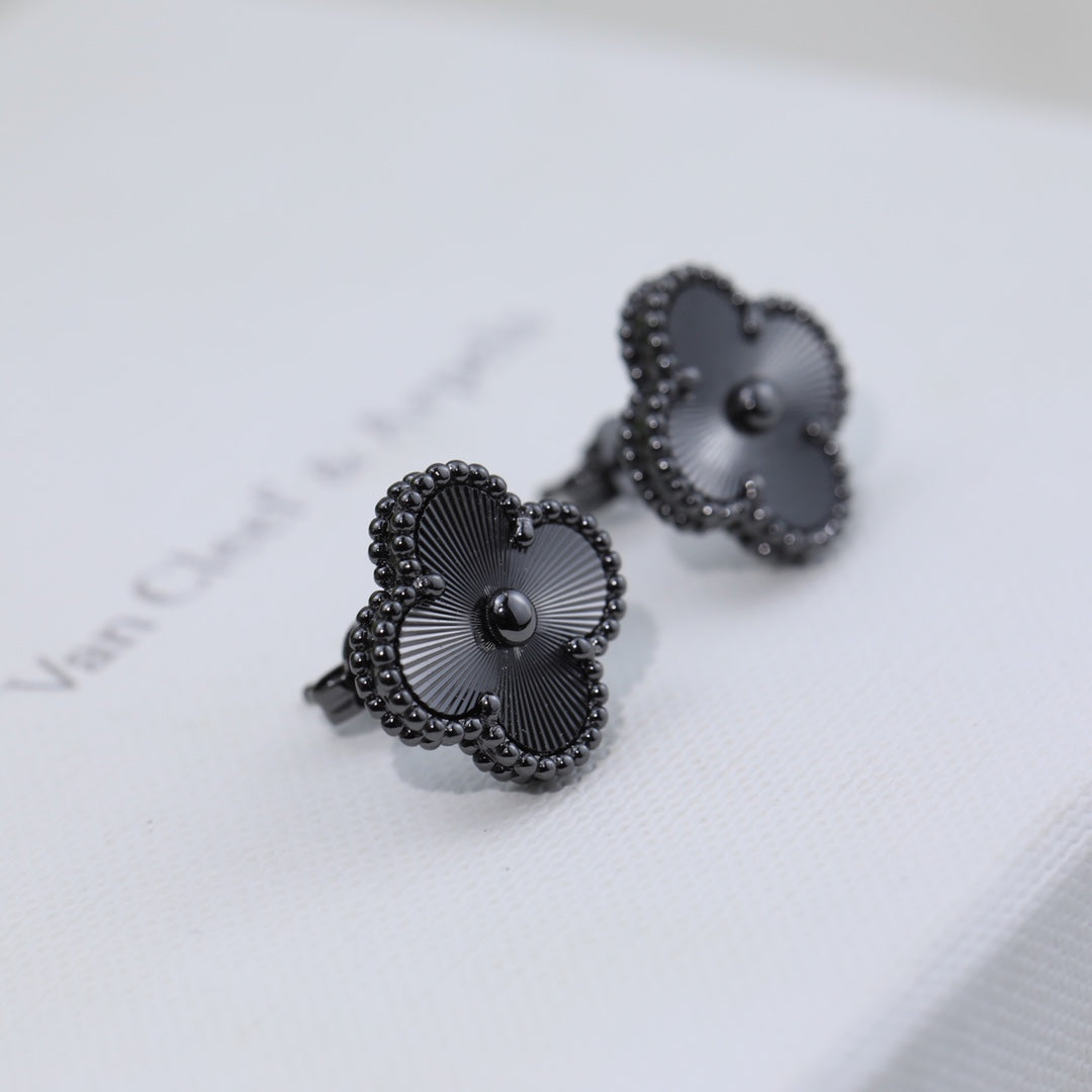 Vintage Alhambra Black Earrings