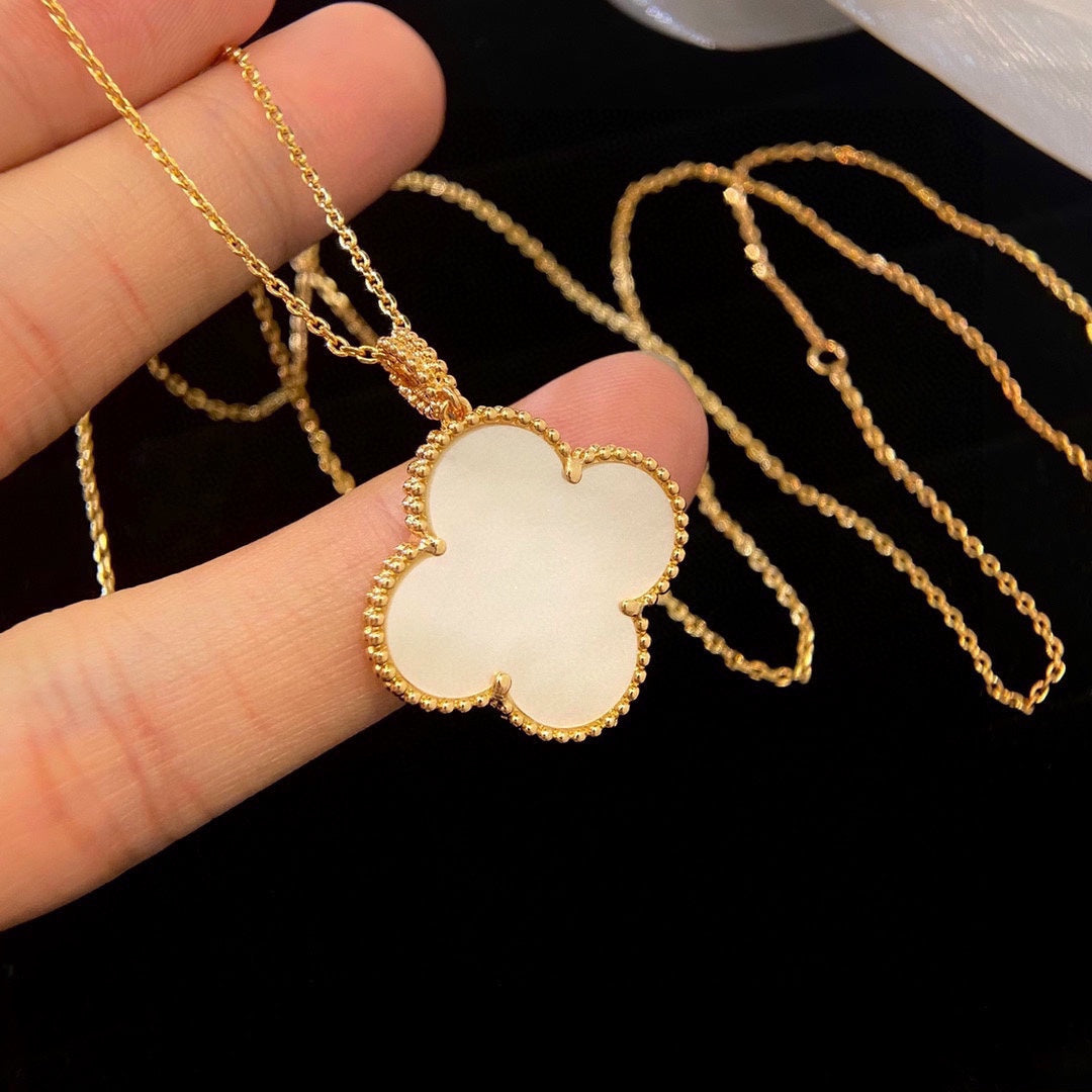 Magic Alhambra One Motif Pearl Necklace