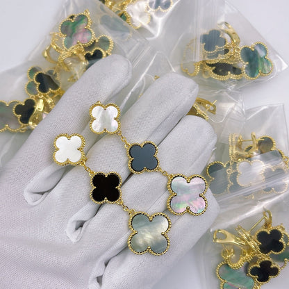 Magic Alhambra Three Pearls Motifs Earrings