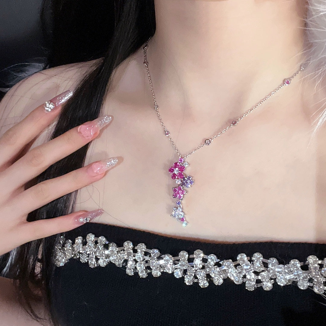 Folie Des Prés Pendant Necklace