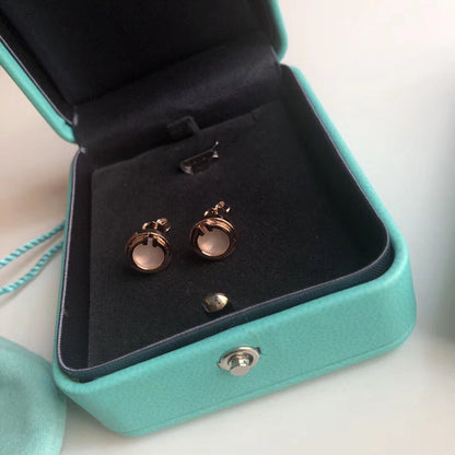 T Mother-of-pearl Circle Earrings