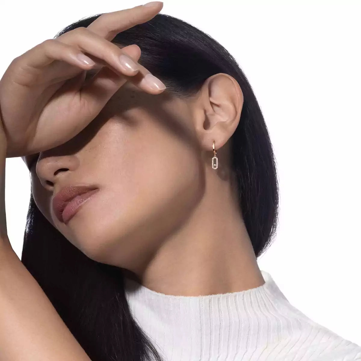 Move Uno Diamond Hoop Earrings