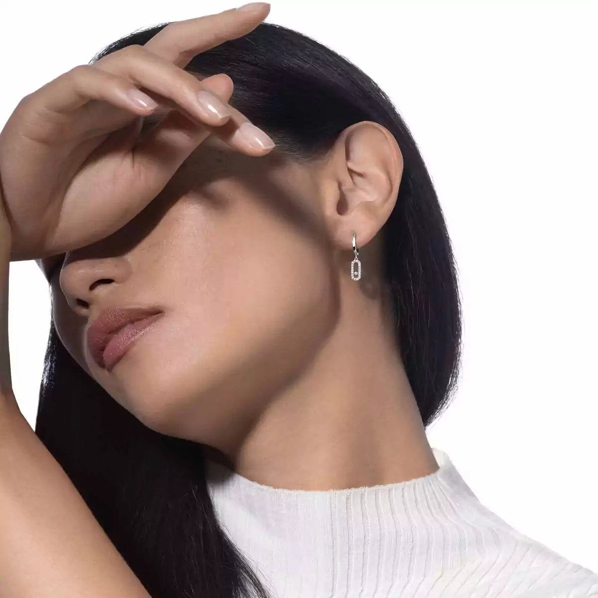Move Uno Diamond Hoop Earrings